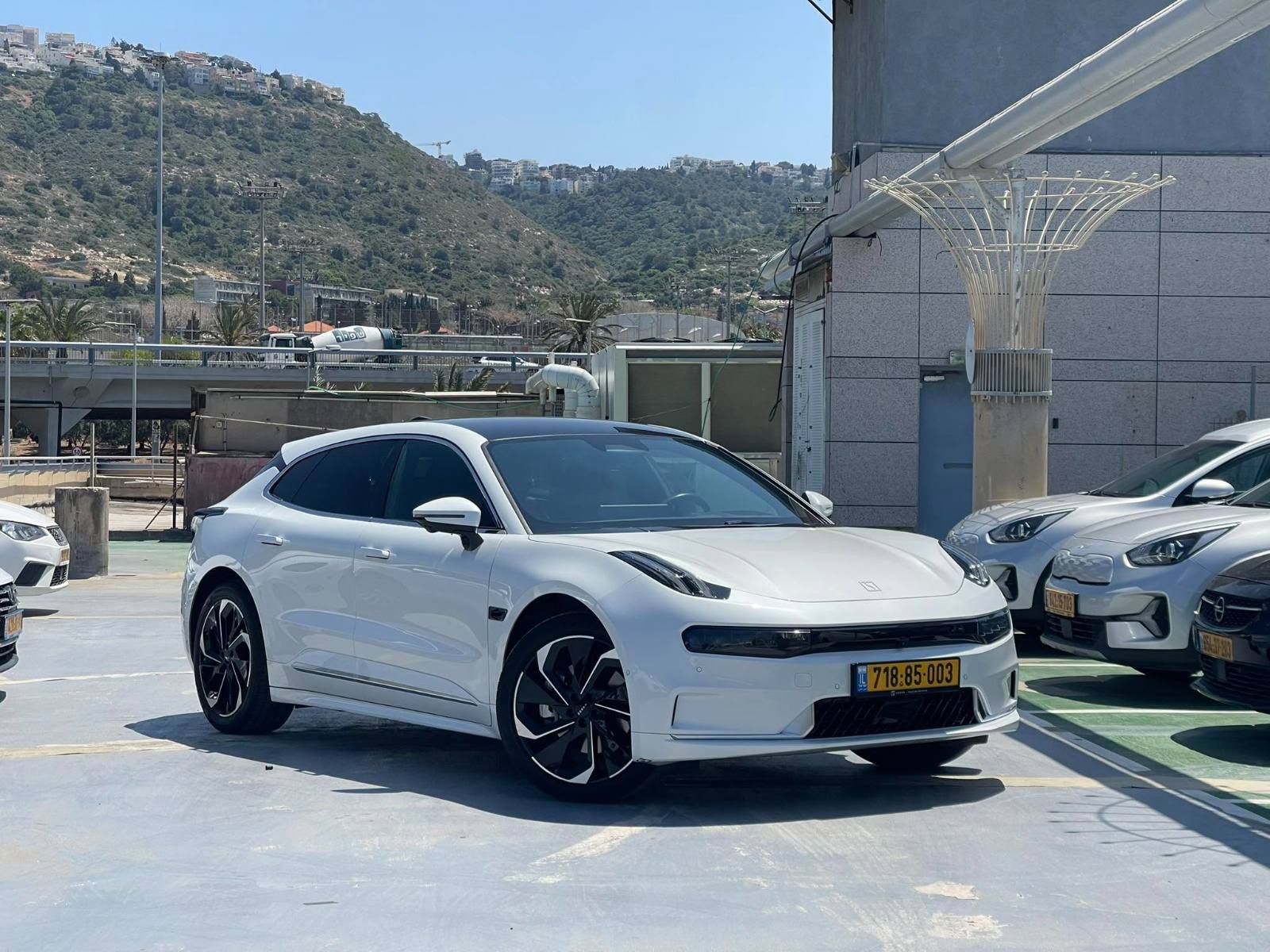 זיקר / ZEEKR 001