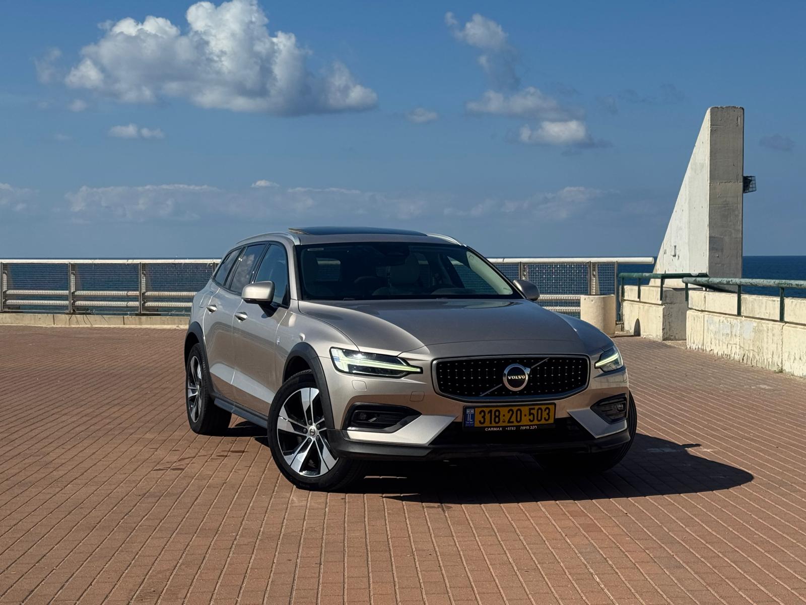 וולבו V60CC B5